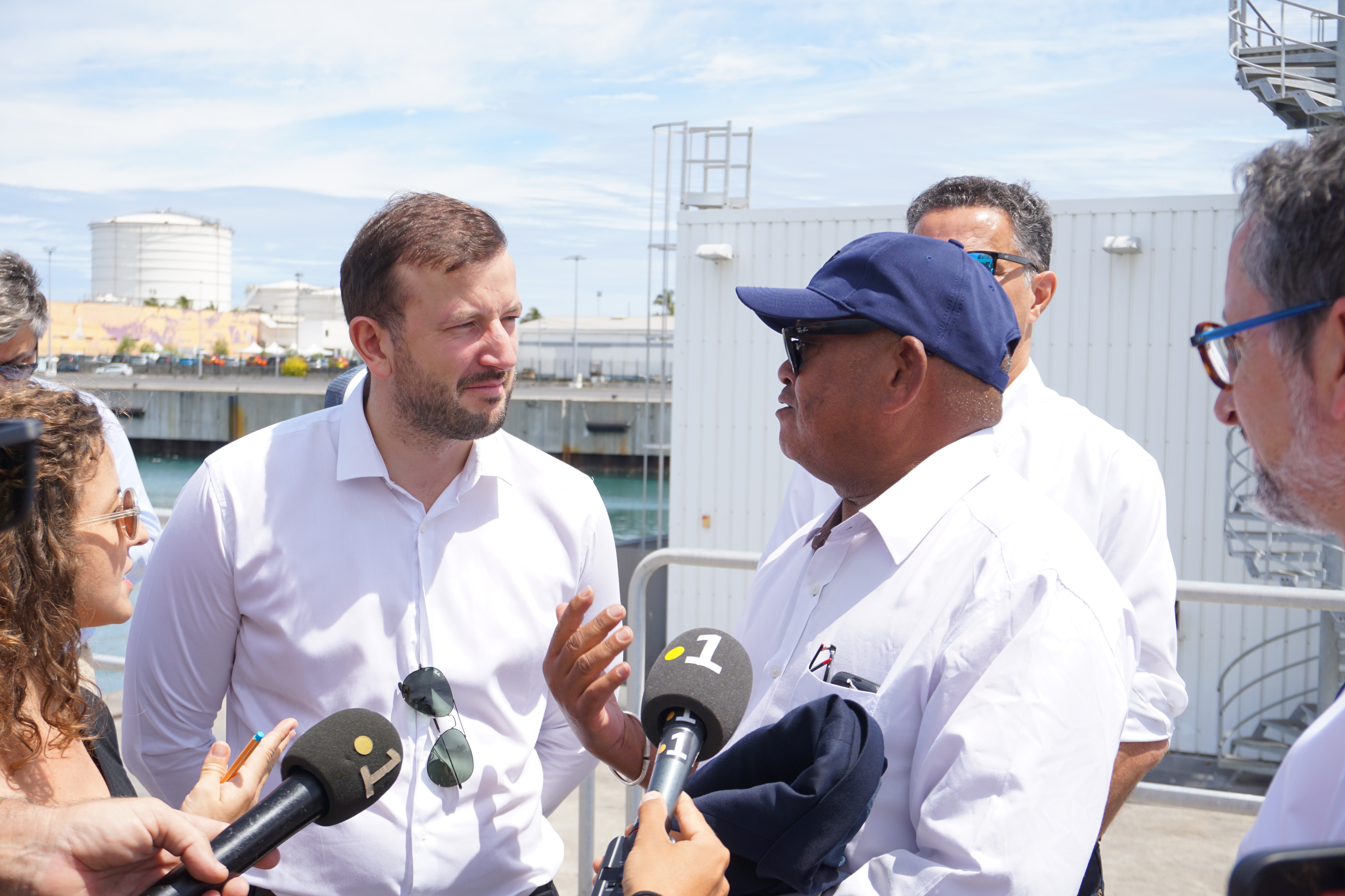 Virginijus Sinkevičius, commissaire européen chargé des océans, pêches et environnement et Gérard Zitte, président du Comité Régional des Pêches Maritimes et des Élevages Marins (CRPMEM)